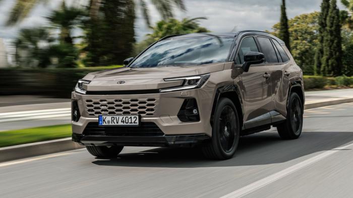 Οδηγούμε το νέο Toyota RAV4 - Υβριδικό & plug-in με ισχύ έως 309 άλογα
