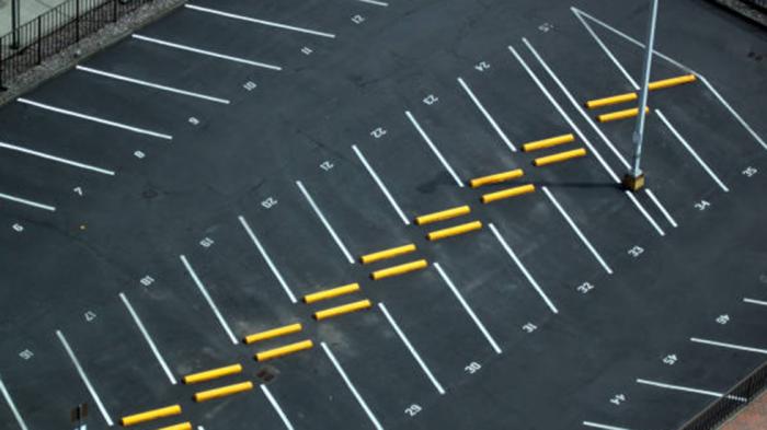 Χρέωση «με το κιλό» για θέσεις parking! 