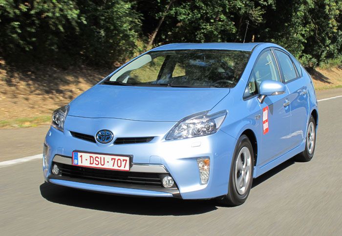 Πολιτισμένο και άνετο στο δρόμο, το Prius Plug-in είναι μόλις 55 κιλά πιο βαρύ από το απλό. 