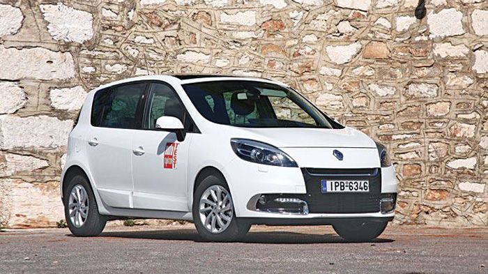 Tο μεν 3ης γενιάς Renault Scenic να εκπροσωπεί την παράδοση...