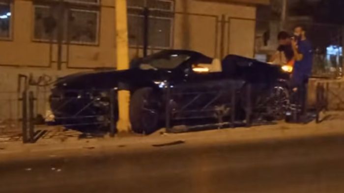 Τράκαρε με BMW i8 Roadster ο ράπερ Snik
