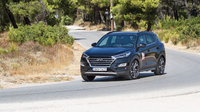 Το Tucson της δοκιμής συνδυάζει diesel κινητήρα και ήπια υβριδική τεχνολογία.