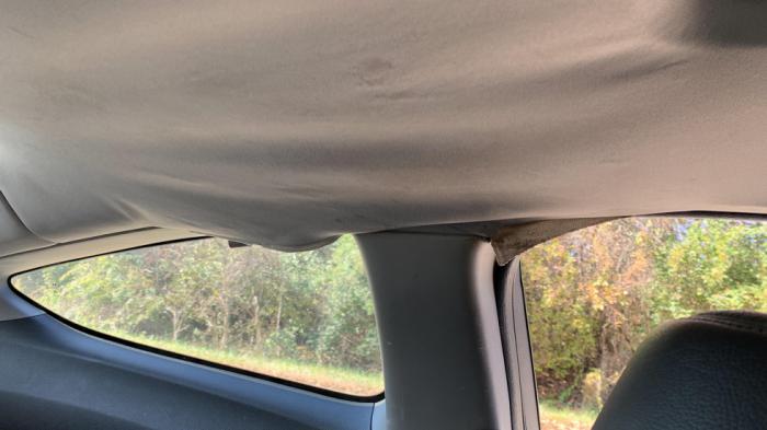 DIY: Πώς να κάνεις καινούργια... την ταπετσαρία οροφής σου! DIY: Πώς να κάνεις καινούργια... την ταπετσαρία οροφής σου!