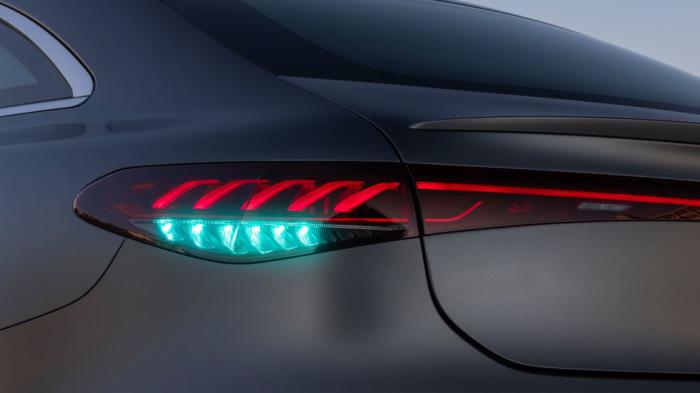 Τι είναι τα τιρκουάζ φώτα στα αυτοκίνητα και γιατί θα τα βλέπουμε στο Τι είναι τα τιρκουάζ φώτα στα αυτοκίνητα και γιατί θα τα βλέπουμε στο δρόμο;