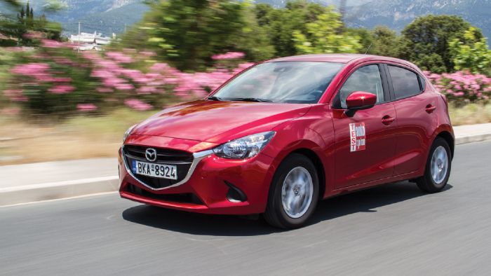 Το Mazda 2 διατηρεί τις compact διαστάσεις και το χαμηλό βάρος για τα οποία ήταν γνωστό στην προηγούμενη γενιά, πατάει όμως σε νέα πλατφόρμα, που του έχει δώσει πολλούς πόντους στην οδηγική αίσθηση πο