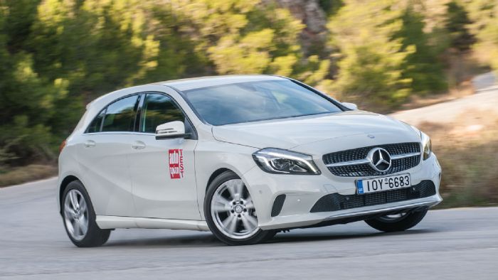 Στις στροφές, η Mercedes A 180 d εμφανίζεται σταθερή και μένει στην τροχιά της ακόμη και σε συνθήκες πίεσης. Το τιμόνι παρέχει πολύ καλή αίσθηση και πληροφόρηση.