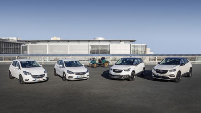 Τα μοντέλα της σειράς “120 Edition” είναι εντυπωσιακά, με ηλεκτρονικ Τα μοντέλα της σειράς “120 Edition” είναι εντυπωσιακά, με ηλεκτρονικό κλιματισμό ECC, κομψές ζάντες αλουμινίου, στοιχεία χρωμίου, κατώφλια θυρών & ειδικά βελούδινα πατάκια με τα λογότυπα «