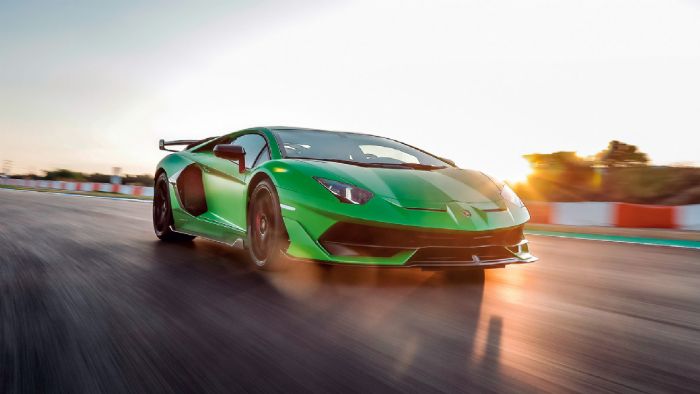 Μόλις 900 Aventador SVJ θα παραχθούν. Η τιμή της; 350.000¤ χωρίς φόρους. Η οδηγική απόλαυση που προσφέρει; Απερίγραπτη…