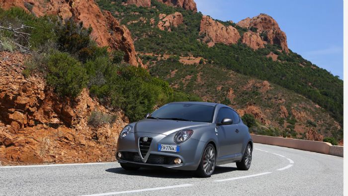 Alfa Romeo MiTo Racer special edition από 15.280 ευρώ Alfa Romeo MiTo Racer special edition από 15.280 ευρώ