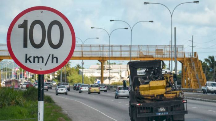 Ανώτατο όριο τα 100 χλμ./ώρα στην Ολλανδία!