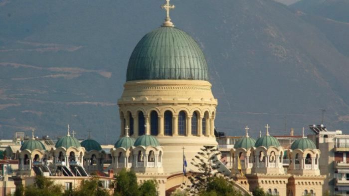 Πάσχα στη μεγαλύτερη εκκλησία της χώρας