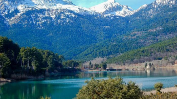 Η λίμνη που πρέπει να δει κάθε Αθηναίος