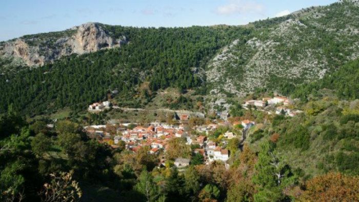 Παραδεισένιο χωριό 108km από την Αθήνα