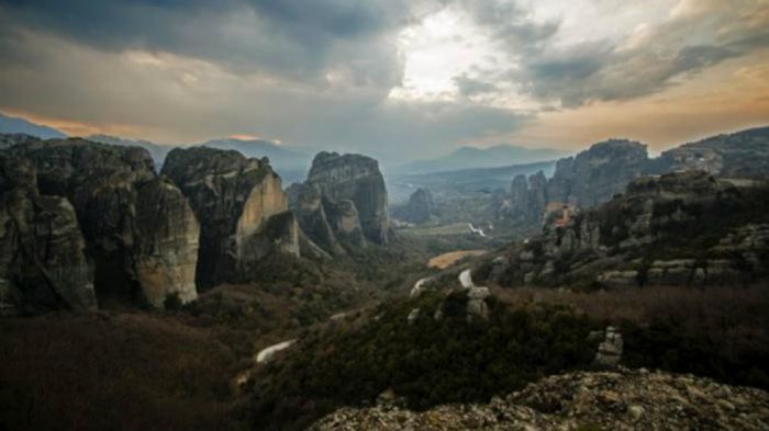 Με τα μάτια των ντόπιων Με τα μάτια των ντόπιων