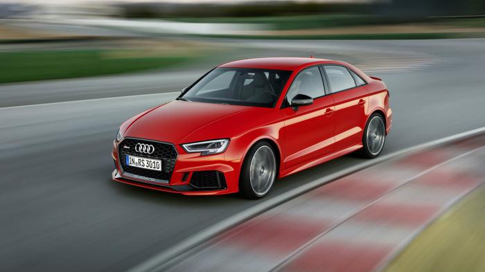 Οι νέες φωτογραφίες του Audi RS3 κάνουν το γύρο του διαδικτύου αποκαλύπτοντας ακόμη περισσότερες πτυχές της σχεδίασης, αλλά και των ικανοτήτων του στο δρόμο.