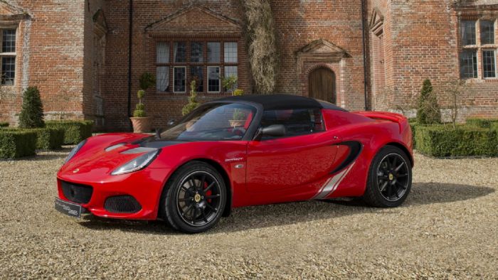 Αυτή είναι η ολοκαίνουργια Lotus Elise Sprint. Στο Ην. Βασίλειο η εκδοχή των 135 ίππων κοστίζει 37.300 λίρες (42.950 ευρώ) και αυτή των 220 αλόγων τιμάται 44.300 λίρες (51.010 ευρώ).