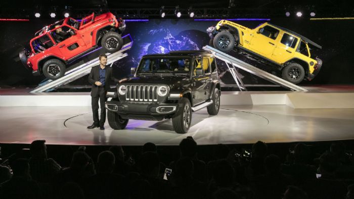 Στο περιθώριο της παρουσίασης του νέου Jeep Wrangler στην έκθεση του Λος Αντζελες, το αφεντικό της φίρμας, Mike Manley, επιβεβαίωσε ότι το νέο μοντέλο θα αποκτήσει το 2020 και plug-in υβριδική έκδοση.
