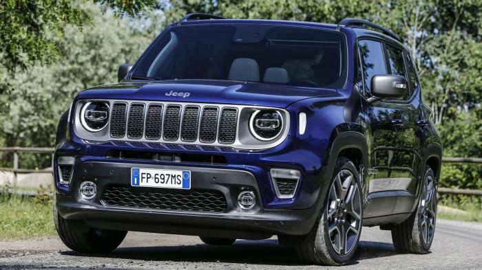 Η Jeep εξοπλίζει το ανανεωμένο Renegade με ελαφρώς ανασχεδιασμένα φωτιστικά σώματα πορείας.