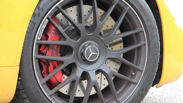 Bonus έως 4.965 ευρώ μοίρασε η Daimler! Bonus έως 4.965 ευρώ μοίρασε η Daimler!