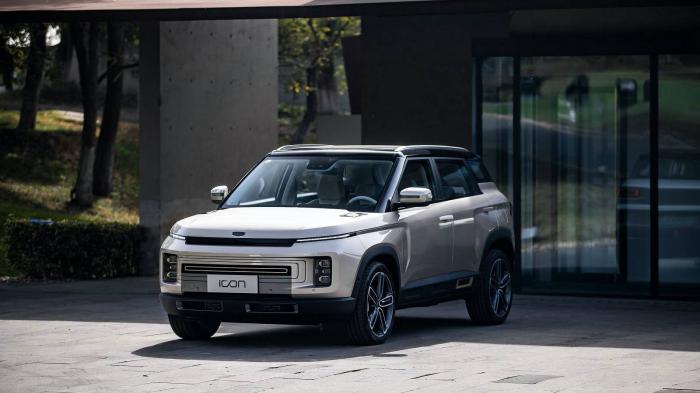 Πρώτες εικόνες του Geely Icon