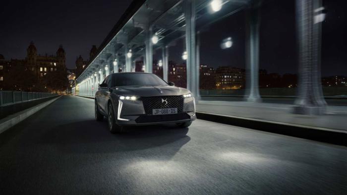 H DS παρουσίασε επίσημα το νέο DS 4.