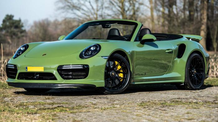 Η Porsche βάφτηκε πράσινη