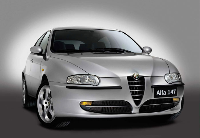 Alfa 147: Δώρο το δερμάτινο σαλόνι Alfa 147: Δώρο το δερμάτινο σαλόνι