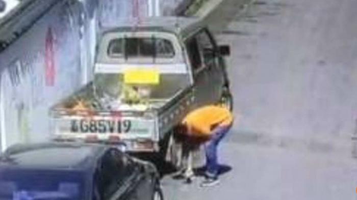 Όχι θα κάτσει να σκάσει