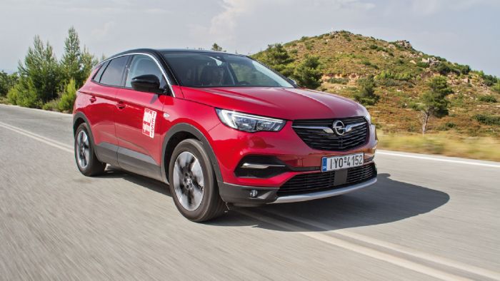 Η γκάμα του Opel Grandland X προσθέτει ένα νέο συνδυασμό, με τον βενζινοκινητήρα 1,2 λτ. με απόδοση 130 ίππους και το νέο αυτόματο κιβώτιο 8 σχέσεων.