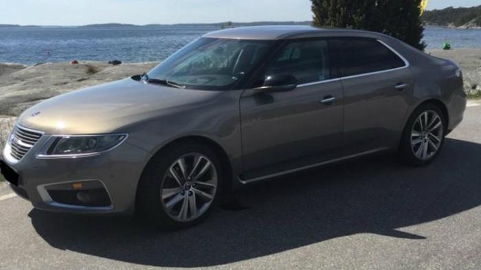 Kάτω από το καπό βρίσκεται ένας twin-turbo 2λιτρος diesel κινητήρας.