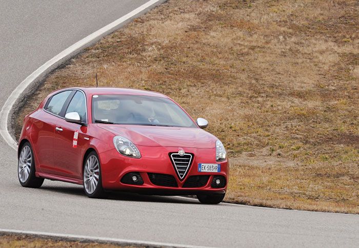 Το αυτόματο κιβώτιο TCT είναι το πρώτο με διπλό συμπλέκτη στην ιστορία της Alfa Romeo.