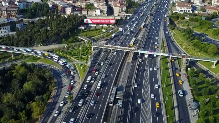 Ο Ερντογάν ανεβάζει κατακόρυφα το φόρο στα εισαγόμενα Ι.Χ.