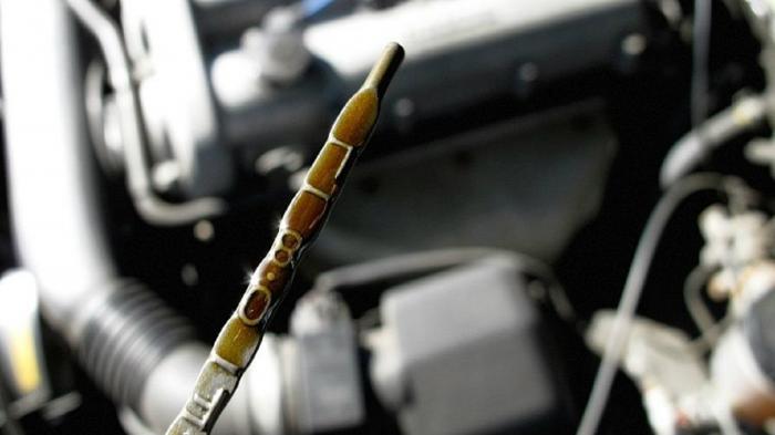 Τι λέει το χρώμα λαδιού για την υγεία του αυτοκινήτου σας; Τι λέει το χρώμα λαδιού για την υγεία του αυτοκινήτου σας;