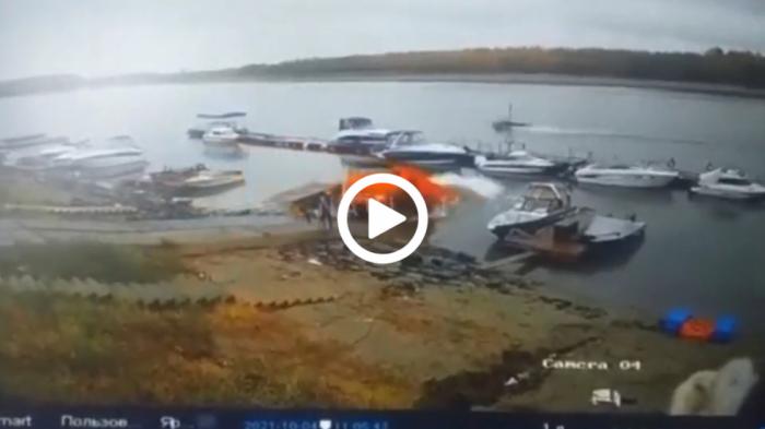 Φορτηγό καταλήγει στον πάτο της θάλασσας!