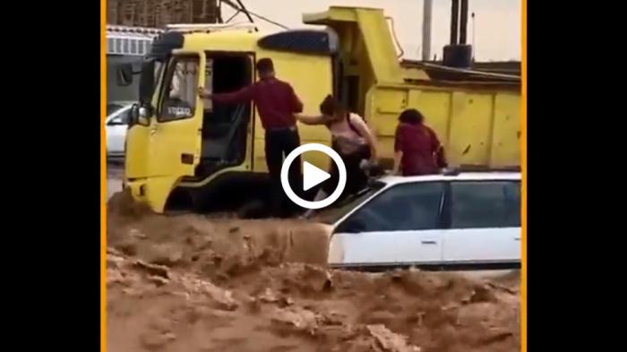 Φορτηγατζής σώζει οικογένεια σε πλημμύρα  