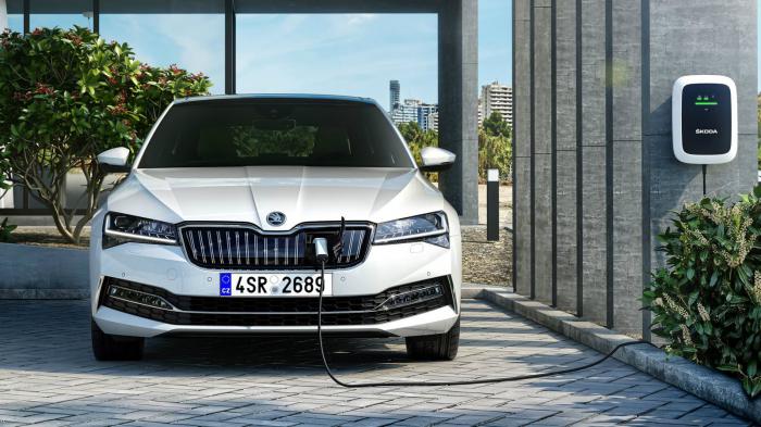 Γενέθλια έχει σήμερα η Skoda Superb, η οποία συμπληρώνει 85 χρόνια ζωής. 