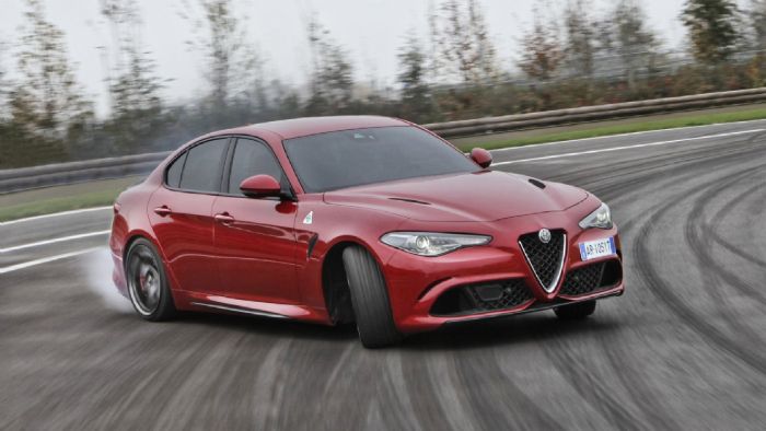 Η Giulia Quadrifoglio ανακηρύχθηκε Best Sports and Performance Car στα βραβεία Car of the Year, του βρετανικού περιοδικού What Car.