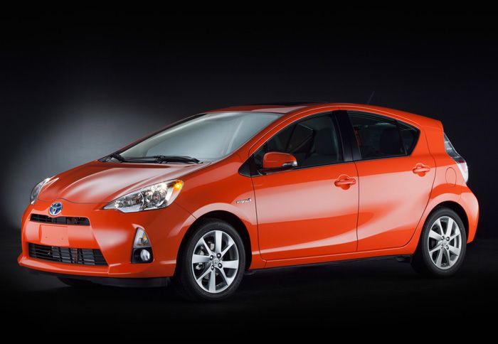 Αποκάλυψη του μικρότερου Toyota Prius! Αποκάλυψη του μικρότερου Toyota Prius!