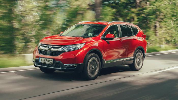 Η νέα πέμπτη γενιά του Honda CR-V εκπληρώνει με περίσσια άνεση τα αστικά του καθήκοντα, αλλά και ανταπεξέρχεται με ευκολία σε off-road δοκιμασίες