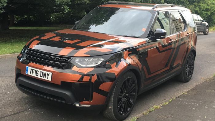Η επόμενη γενιά του Land Rover Discovery «συνελήφθη» στη Γερμανία, με το ελάχιστο δυνατό καμουφλάζ. Αναμένεται να παρουσιαστεί προς τα τέλη του έτους.