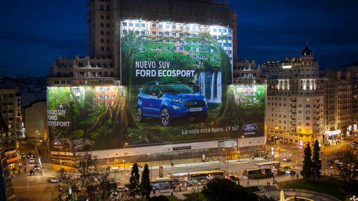 Το νέο Ford EcoSport πήρε φόρα και... προσγειώθηκε στο περίφημο Espana Building στην καρδιά της Μαδρίτης.