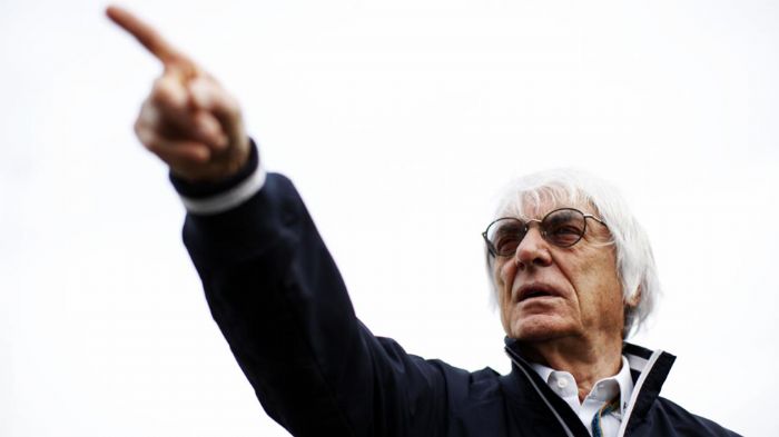 Ecclestone: Να επιστρέψουν οι V10 στην F1