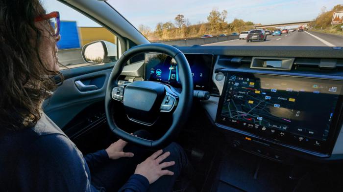 Οδηγοί έκαναν νόμιμα 888.000.000 χλμ. χωρίς να κρατούν το τιμόνι -Πώς; Οδηγοί έκαναν νόμιμα 888.000.000 χλμ. χωρίς να κρατούν το τιμόνι -Πώς;