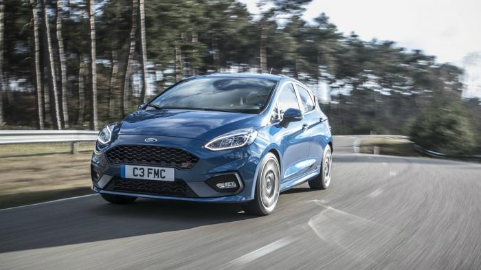 Για πρώτη φορά στο Fiesta ST, ο οδηγός θα μπορεί να επιλέξει ανάμεσα σε τρια modes οδήγησης Νοrmal, Sport και Τrack.
