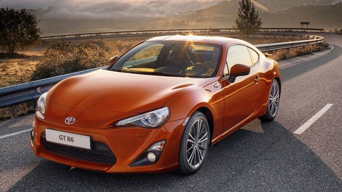 Το Toyota GT 86 και sedan