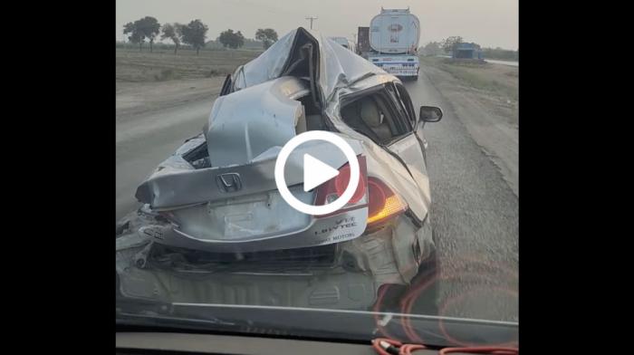 Ξεχαρβαλωμένο Honda Civic κάνει και σφήνες!