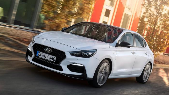 Το i30 Fastback Ν Line διατηρεί πολλά από τα στοιχεία της Ν έκδοσης.