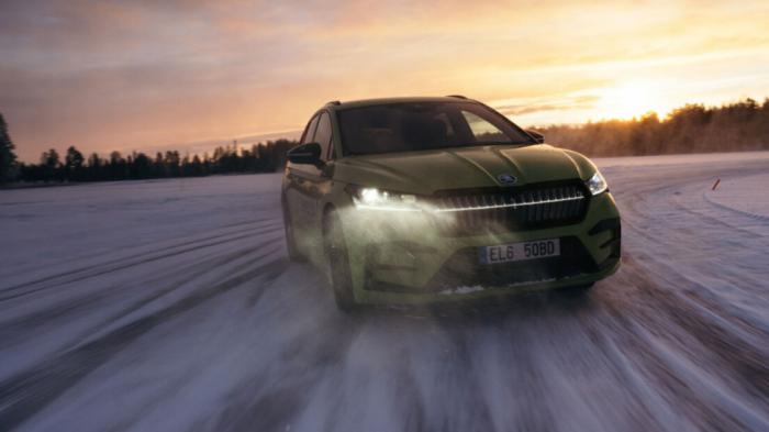 Skoda Enyaq: Ρεκόρ driftαρίσματος στον πάγο για 7,351 χλμ.