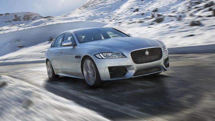 Η Jaguar παρουσίασε την ανανεωμένη XF MY2017, ένα αυτοκίνητο του οποίου η σημαντ Η Jaguar παρουσίασε την ανανεωμένη XF MY2017, ένα αυτοκίνητο του οποίου η σημαντικότερη αναβάθμιση, είναι η προσθήκη τετρακίνητης έκδοσης στη γκάμα του.