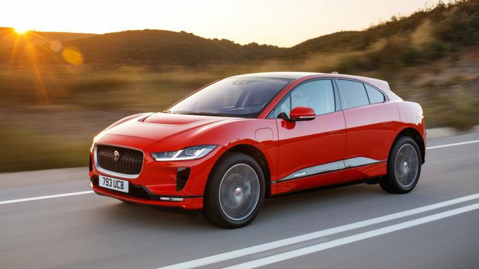 Υπογραμμίζουμε πως η Jaguar υποστηρίζει πως ασχολήθηκε ιδιαίτερα με τη διαμόρφωση της ίδιας της μπαταρίας.